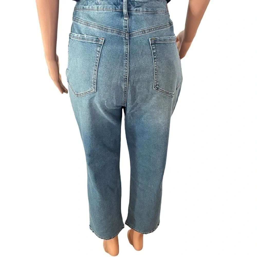 Sofia Jeans Adora Super Hi-Rise Curvy Girlfriend Jeans Light Wash Cropped